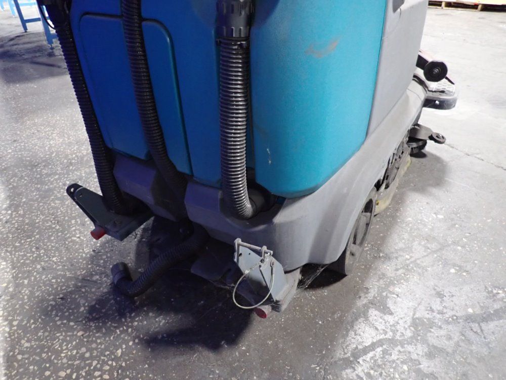 Tennant Floor Scrubber