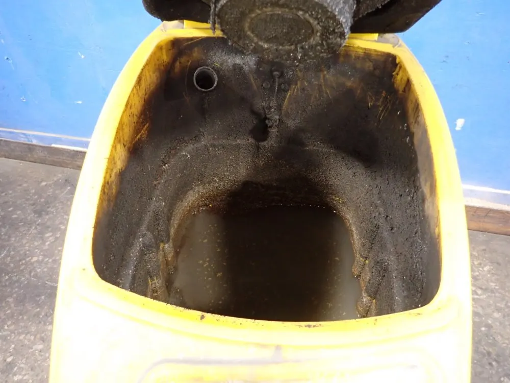 Karcher 33" Floor Scrubber - Br 750