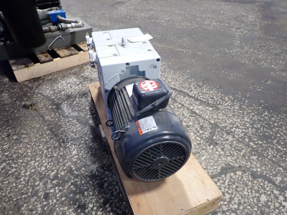 Trivac Trivac D40b Vacuum Pump
