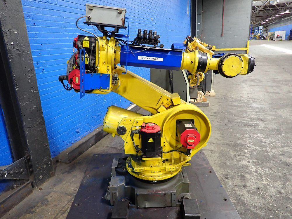 Fanuc 2004 Fanuc R2000ia165f Robot 