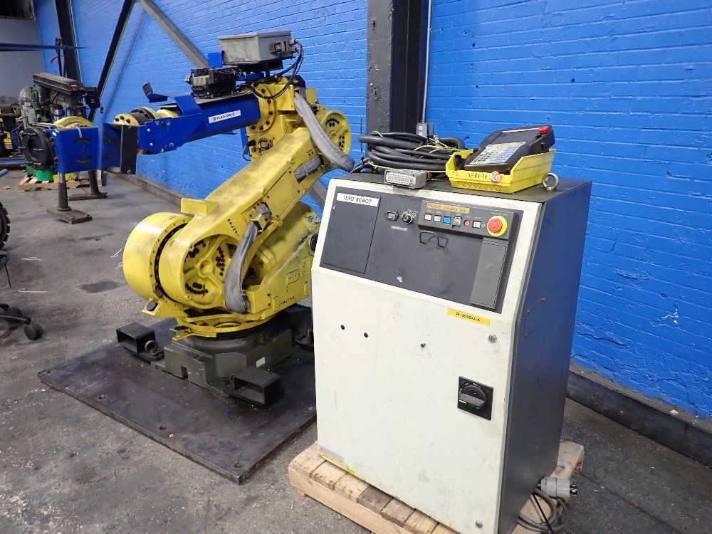 Fanuc 2004 Fanuc R2000ia165f Robot 