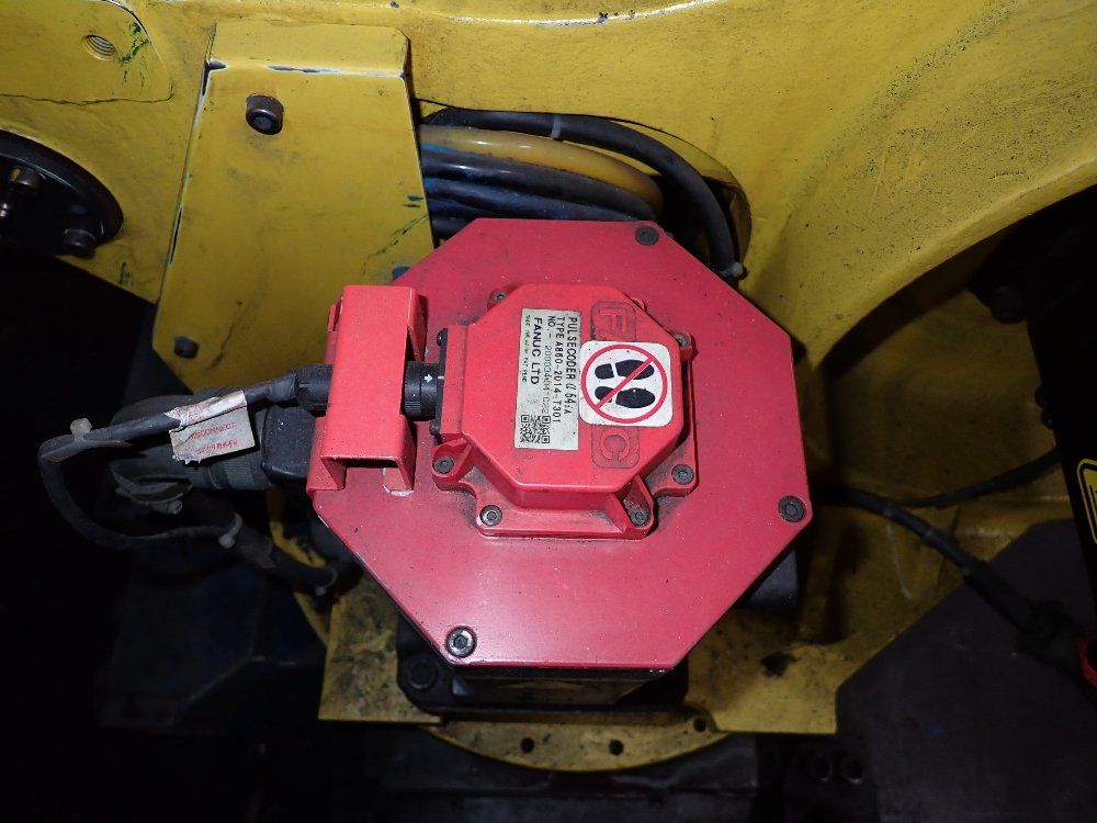Fanuc 2004 Fanuc R2000ia165f Robot 