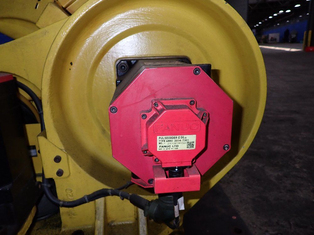 Fanuc 2004 Fanuc R2000ia165f Robot 