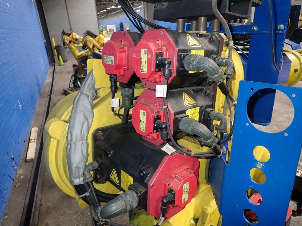 Fanuc 2004 Fanuc R2000ia165f Robot 