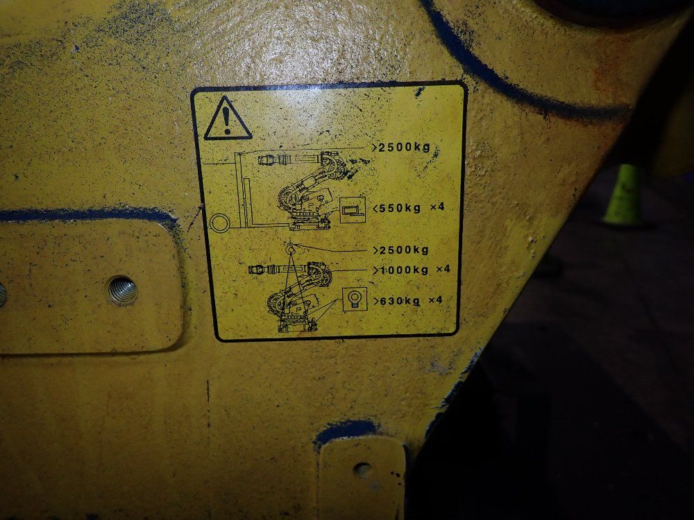 Fanuc 2004 Fanuc R2000ia165f Robot 