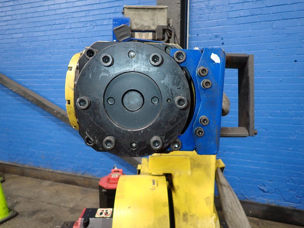 Fanuc 2004 Fanuc R2000ia165f Robot 