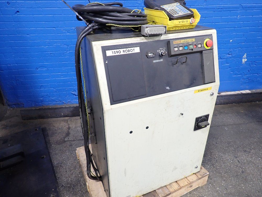 Fanuc 2004 Fanuc R2000ia165f Robot 