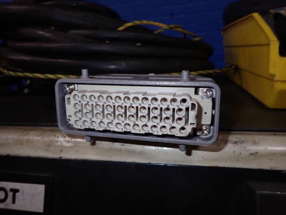 Fanuc 2004 Fanuc R2000ia165f Robot 