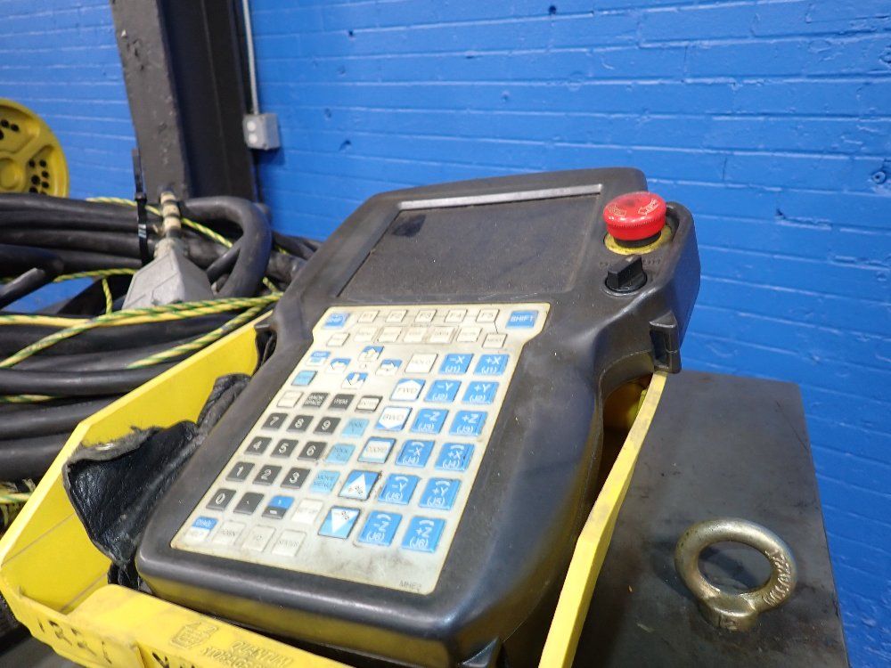 Fanuc 2004 Fanuc R2000ia165f Robot 
