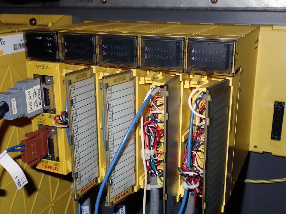 Fanuc 2004 Fanuc R2000ia165f Robot 
