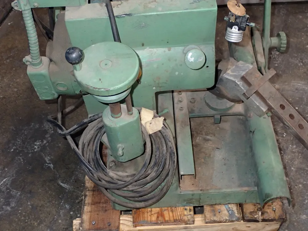 Hammond Of Kalamazoo Glider Trim Saw - G-4