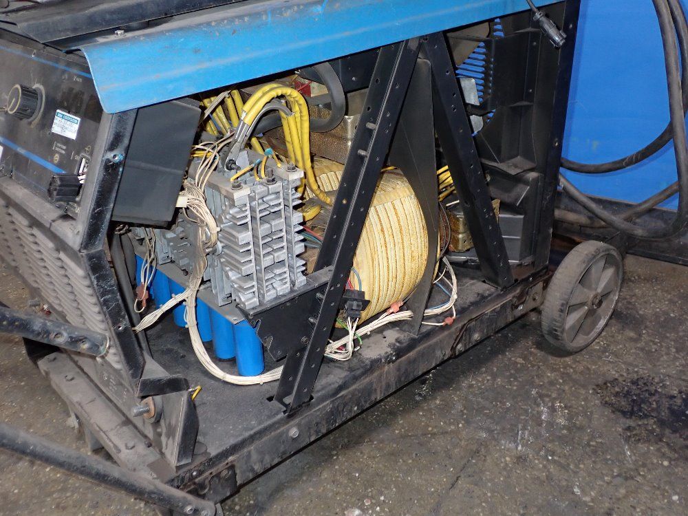 Miller Miller Deltaweld 652 Welder