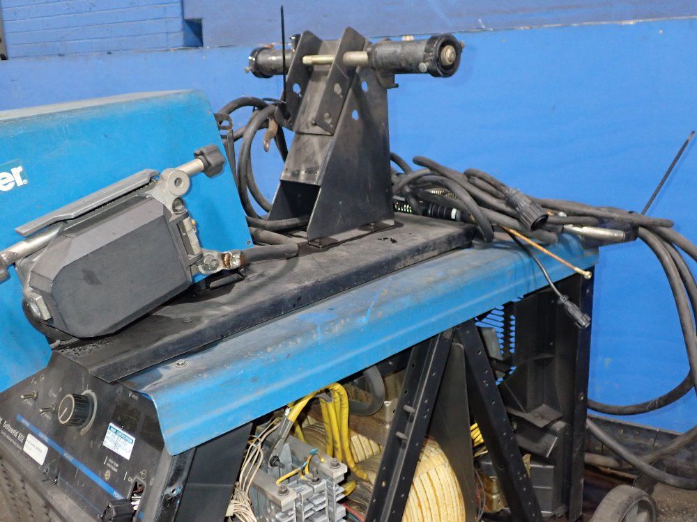 Miller Miller Deltaweld 652 Welder
