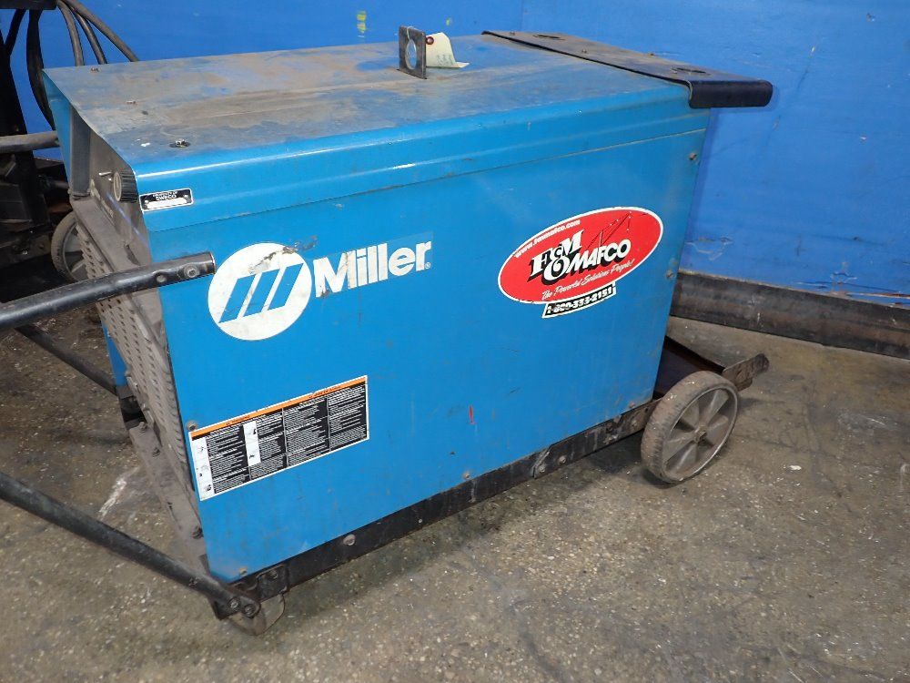 Miller Miller Deltaweld 452 Welder