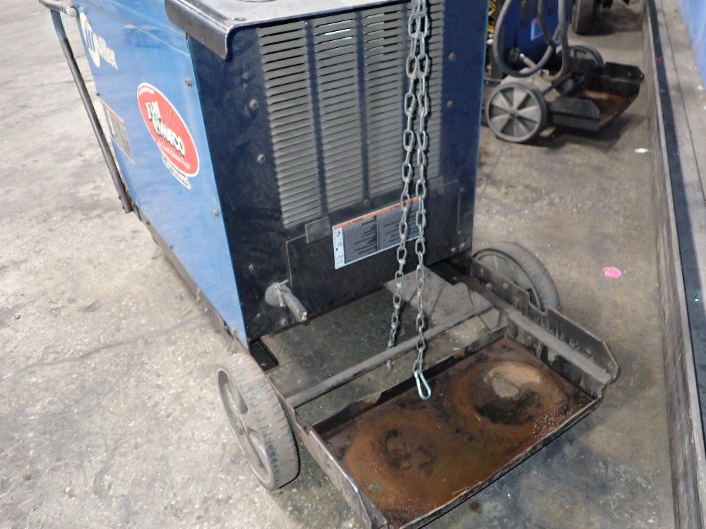 Miller Miller Deltaweld 452 Welder