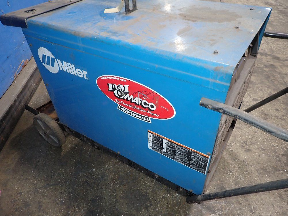Miller Miller Deltaweld 452 Welder