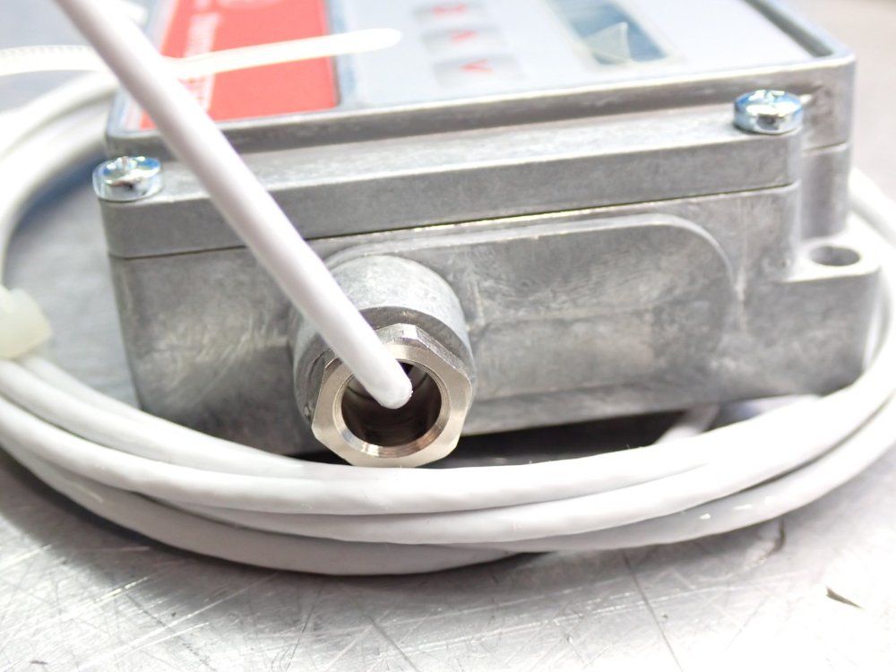 Microepsilon Temperature Sensor