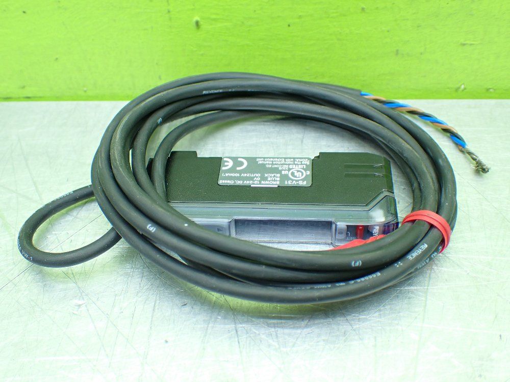 Keyence Fiber Optic Photoelectric Amplifier. - Fs-v31