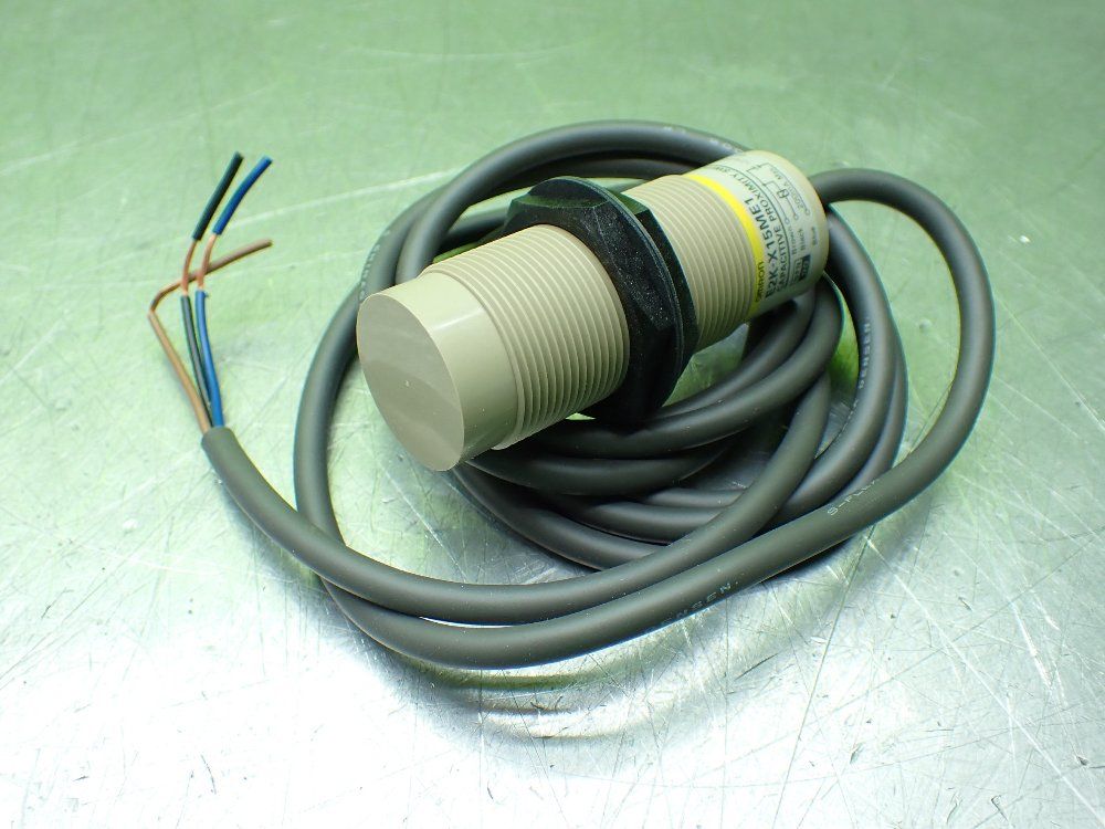 Omron Cylindrical Capacitive Proximity Sensor - E2k-x15me1