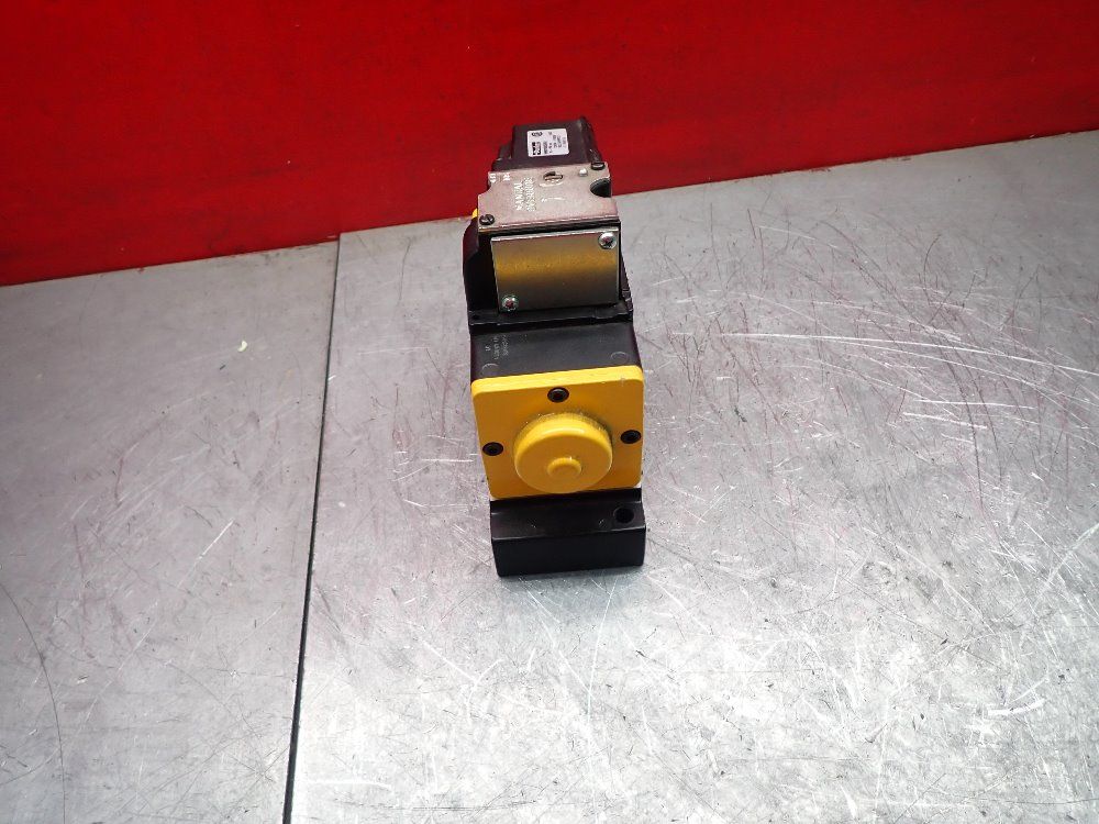 Parker Pneumatic Solenoid Air Control Valve - Hhb2005001