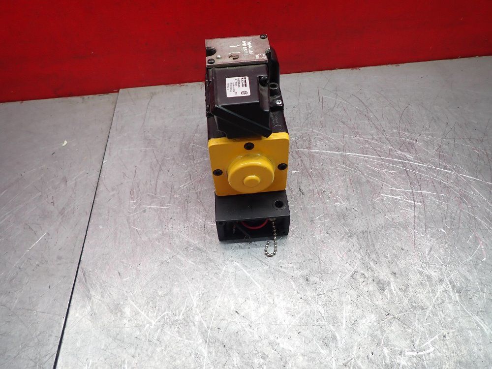 Parker Pneumatic Solenoid Air Control Valve - Hhb2005001