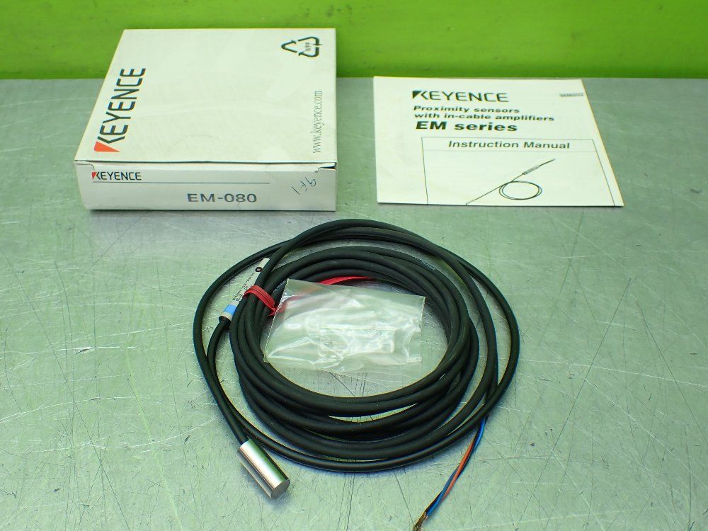 Keyence 3-wire Proximity Sensor. - Em-080