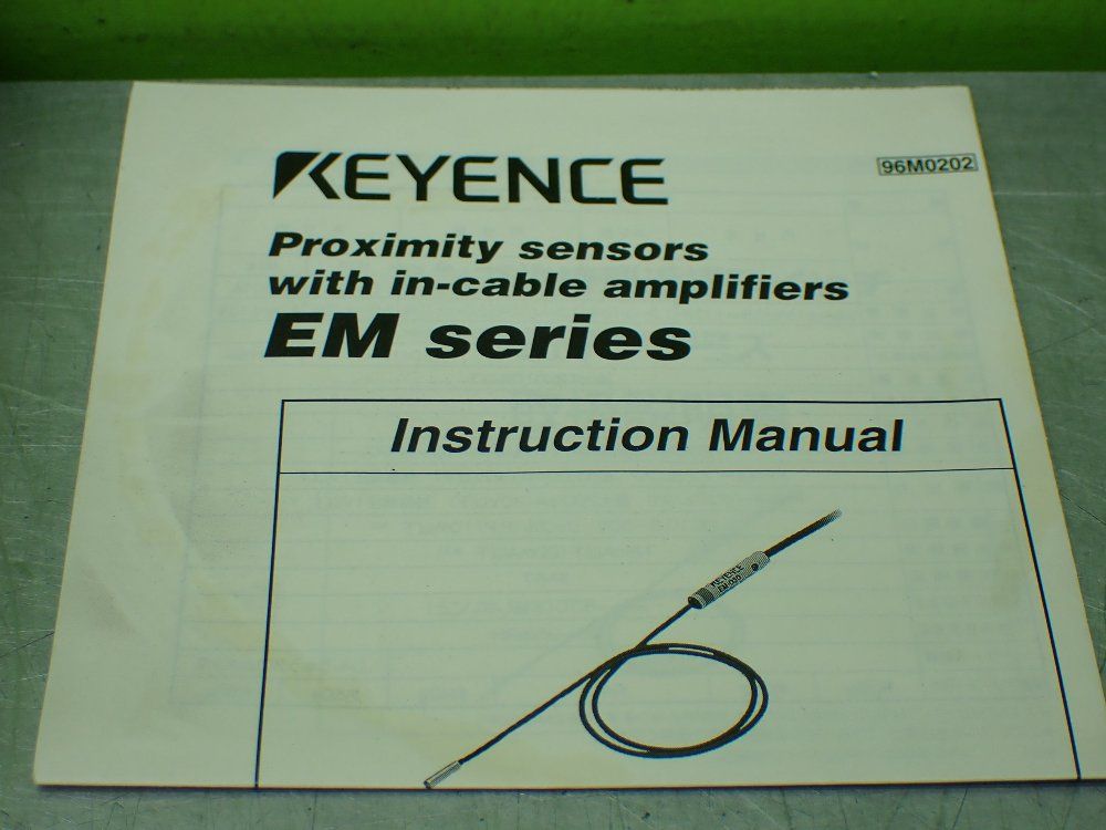 Keyence 3-wire Proximity Sensor. - Em-080