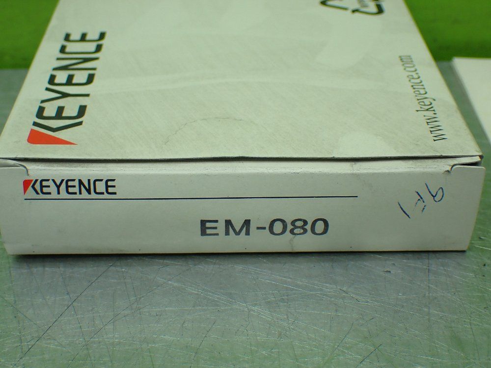 Keyence 3-wire Proximity Sensor. - Em-080