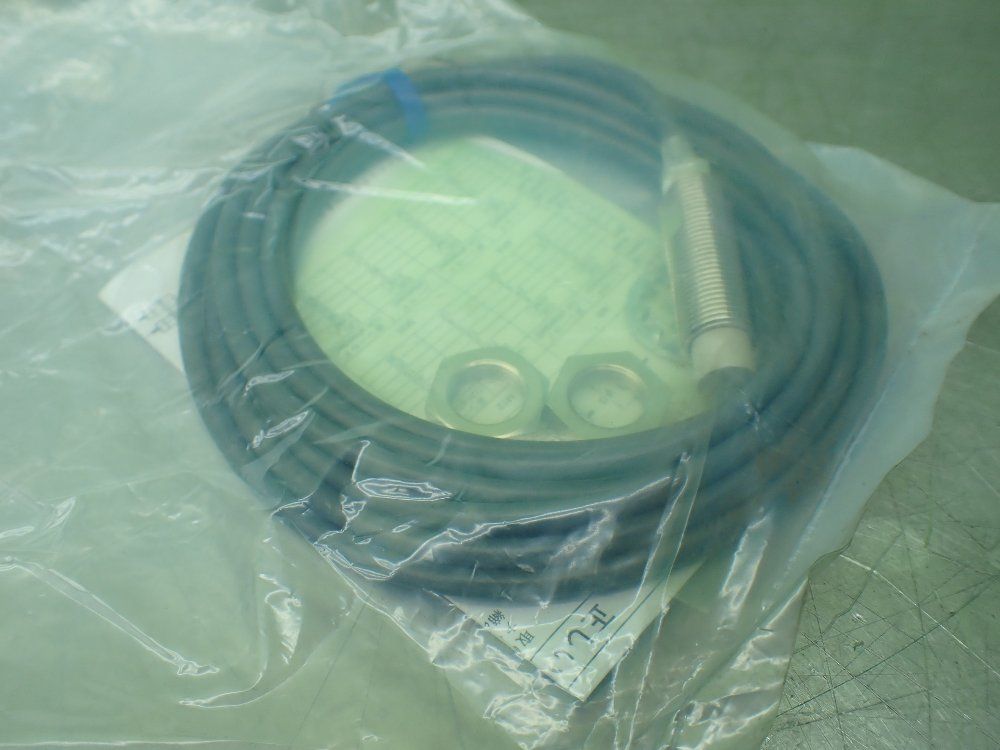 Omron Proximity Switches Lot Of 2