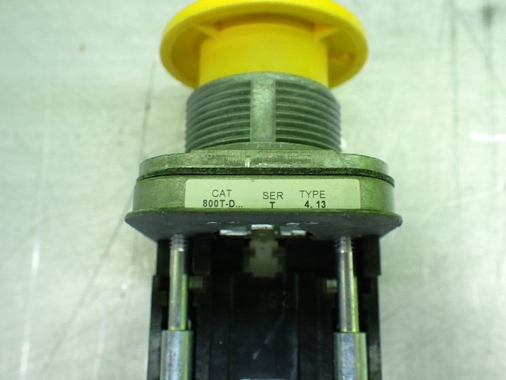 Allen-bradley Yellow Mushroom Head Push Button. Type 4,13 - 800t-d9d2