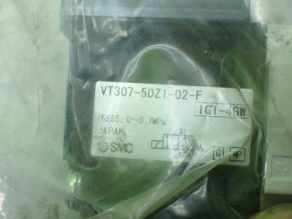 Smc Pneumatic Solenoid Vavles Lot Of 2