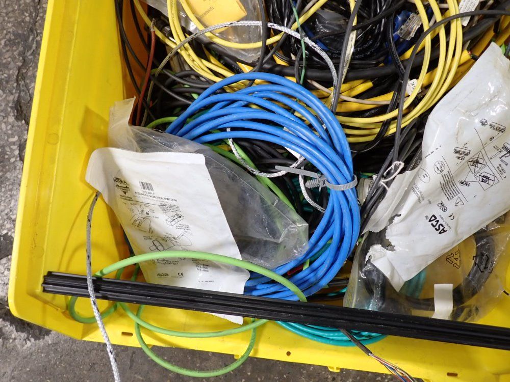  Cables