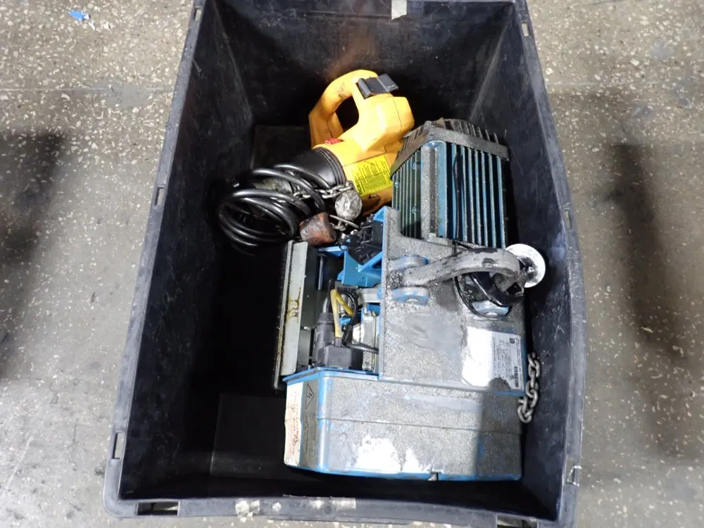 Demag 2016 Demag Dcmpro 2 12511 H28 V192 Chain Hoist
