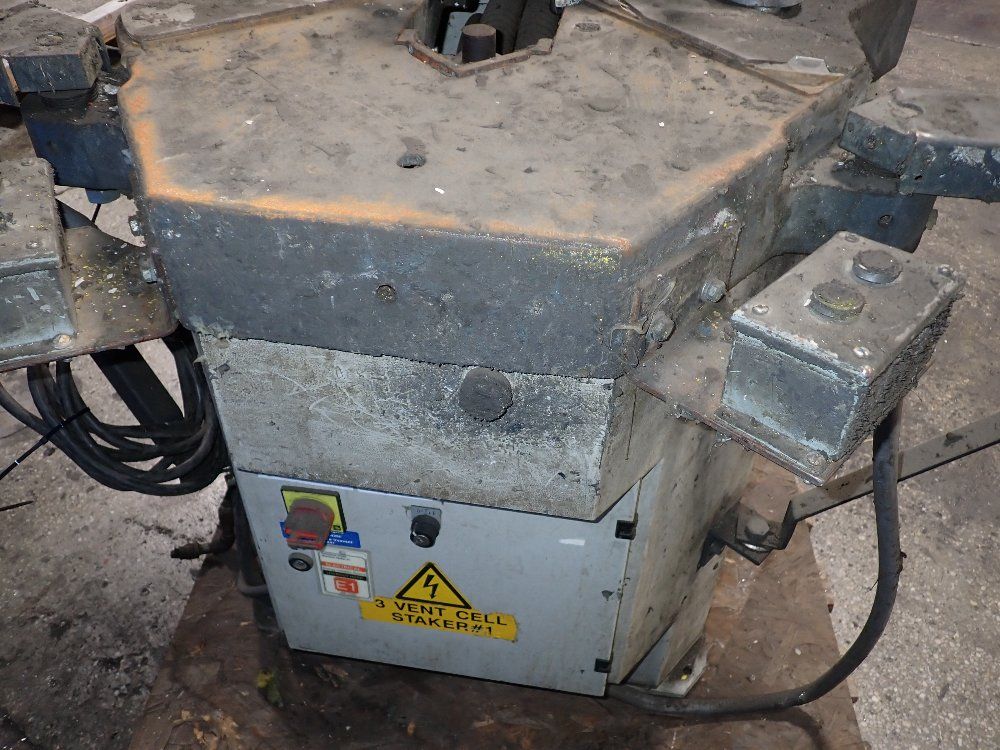 Elumatec 2006 Elumatec Ep 124 Staker