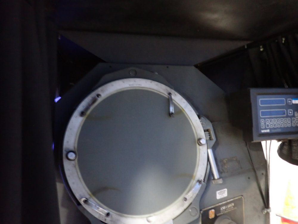 Jones  Lamson  Textron Jones  Lamson  Textron Epic 114 Optical Comparator