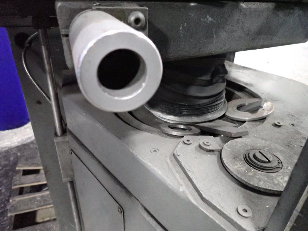 Jones  Lamson  Textron Jones  Lamson  Textron Epic 114 Optical Comparator
