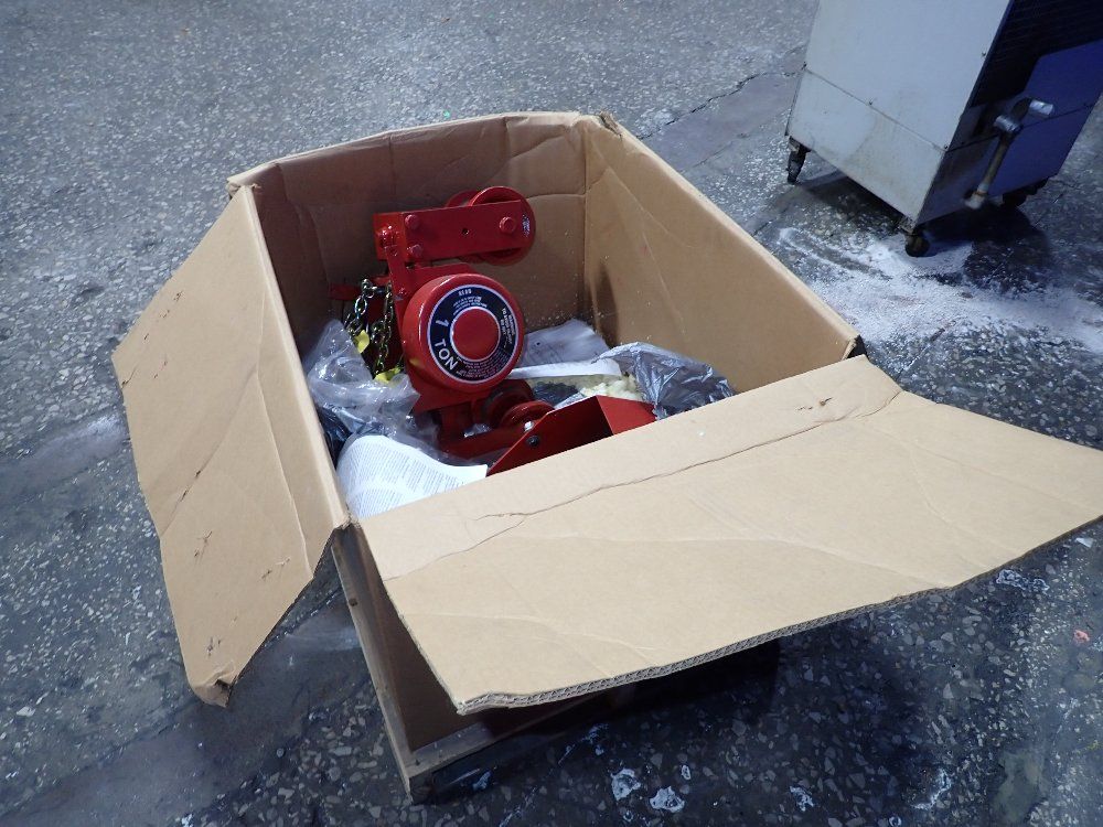 Chester Chain Trolley Hoist
