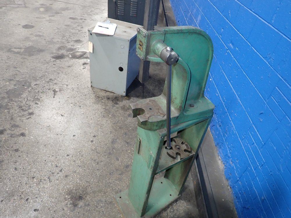 Dake 7" Throat Arbor Press - 1