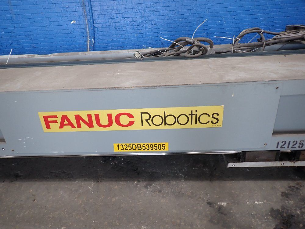 Fanuc  2007 Fanuc M710ic20l Robot System