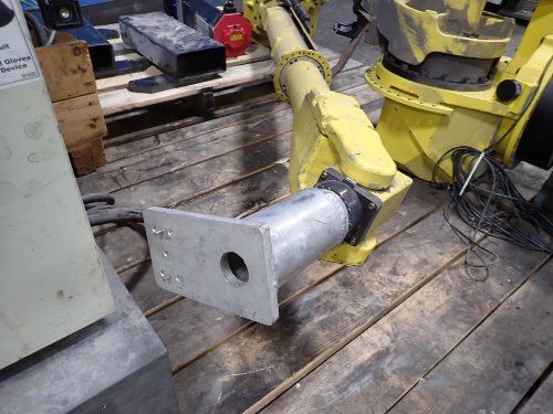 Fanuc  2007 Fanuc M710ic20l Robot System