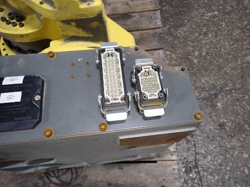 Fanuc  2007 Fanuc M710ic20l Robot System