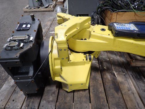Fanuc  2007 Fanuc M710ic20l Robot System