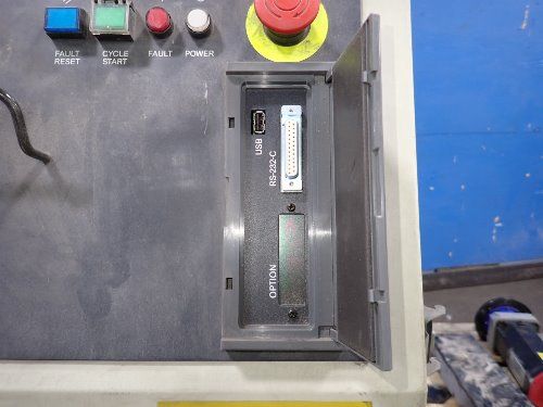 Fanuc  2007 Fanuc M710ic20l Robot System