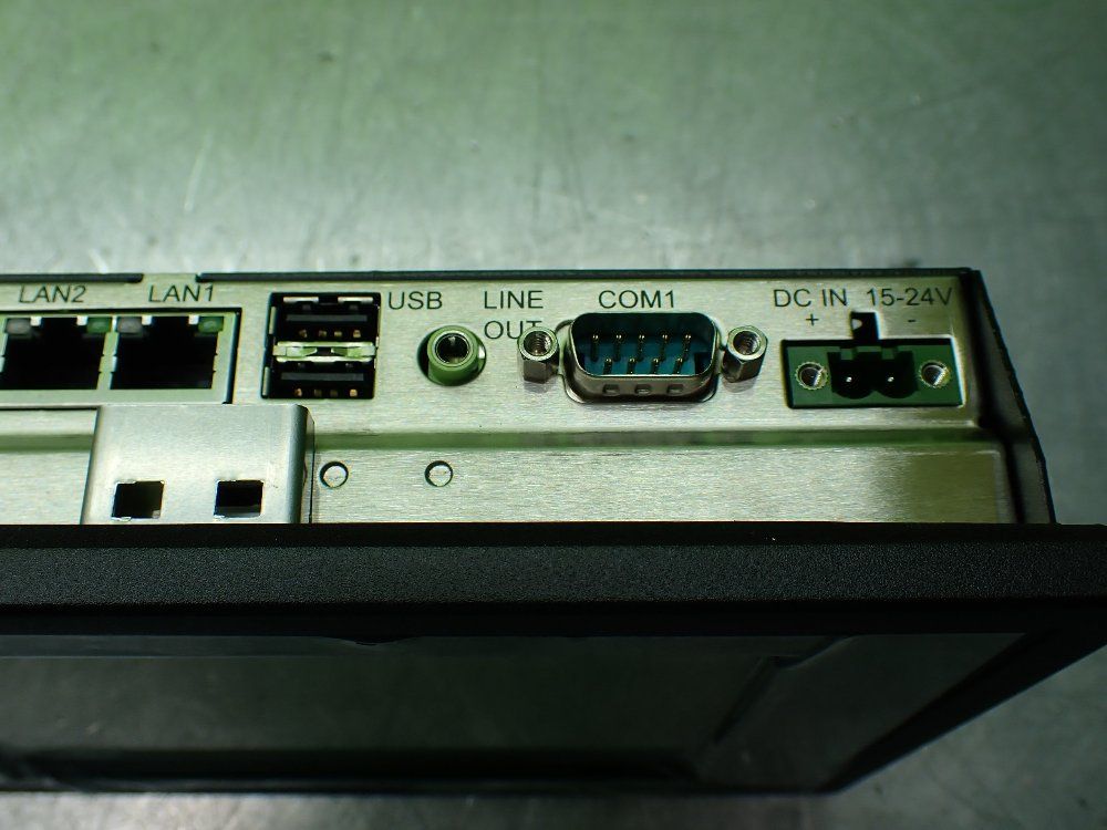 Advantech Fanless Industrial Touchscreen Pc 
