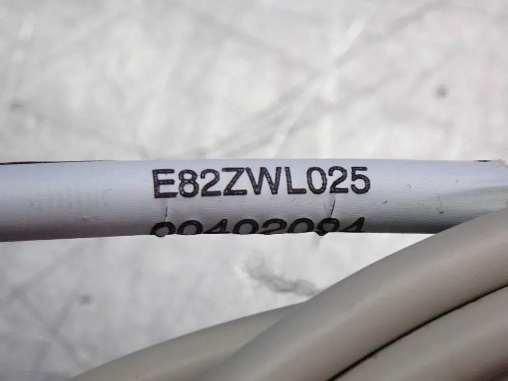 Lenze 2.5m Connection Cable - E82zwl025
