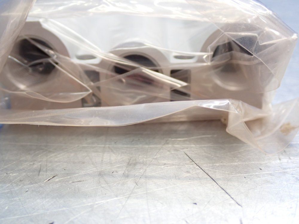 Smc Pneumatics Manifold Valve - Vv5f5-20-101