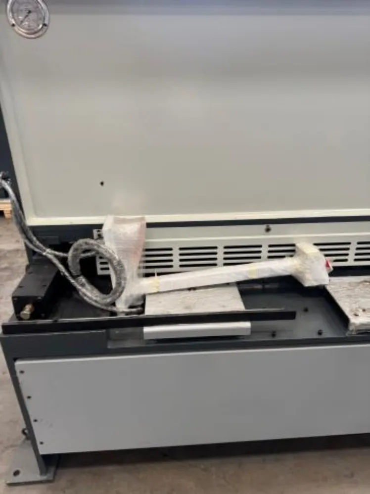 Jayshree Machine Tools Guillotine Shear - Khvr-430