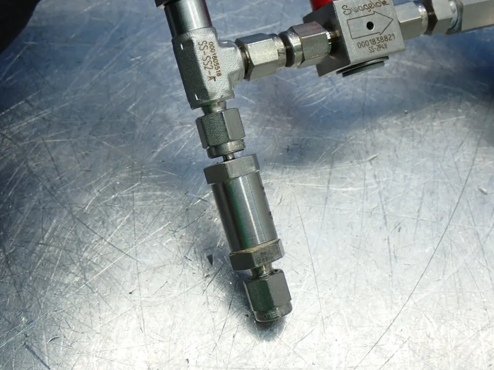 Swagelok Valve Assembly - Ss-2p4v