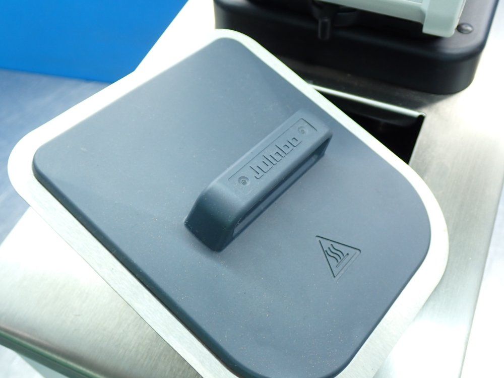 Julabo Refrigerated Heating Circulator Unit - 200f