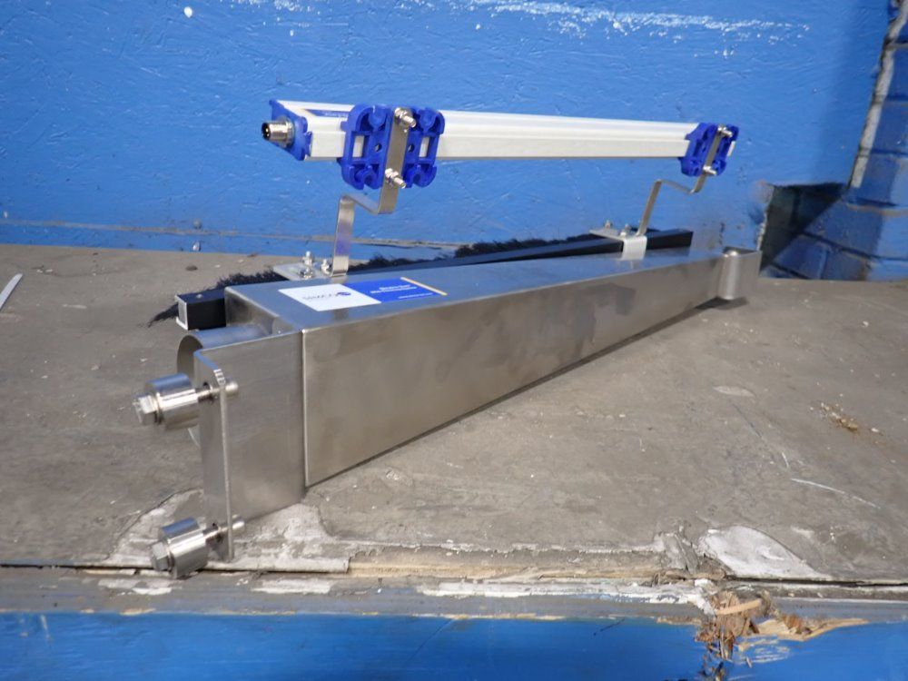 Simco Ion 24" Neutro-vac Web Cleaning System